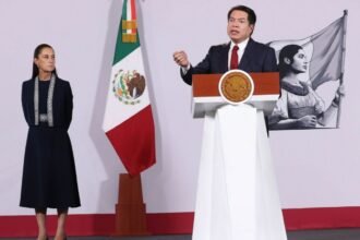México prohíbe celulares en primaria y secundaria desde noviembre