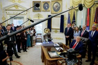 CNN, MS NOW y Politico demandan a Trump por veto en Casa Blanca